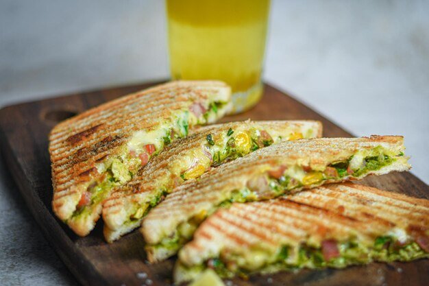 paneer makhani sandwich (પનીર મખણી સેન્ડવિચ)