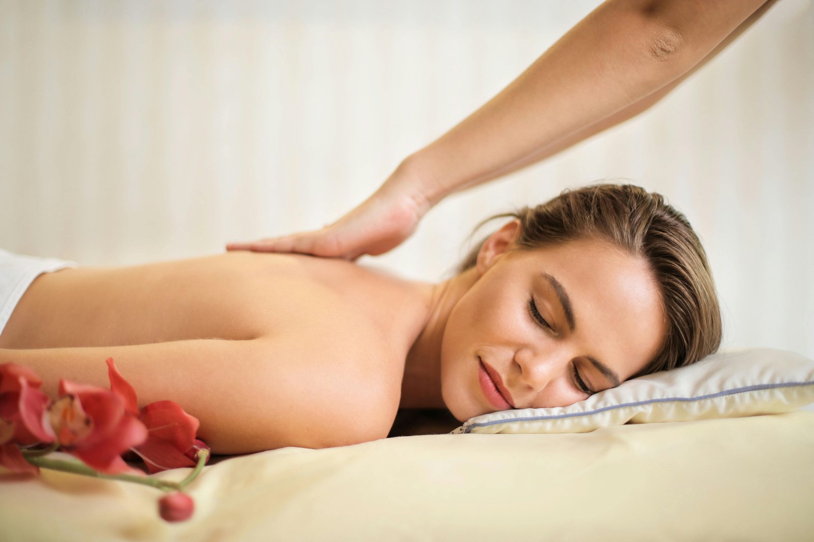 Body massage with oil (1 Hour)