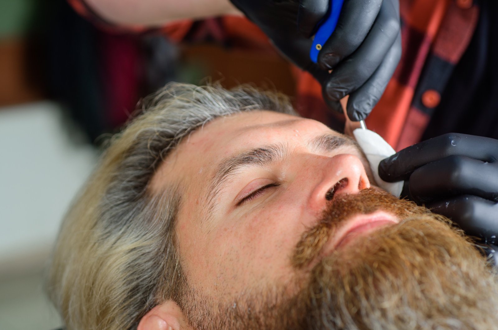 BEARD COLOUR